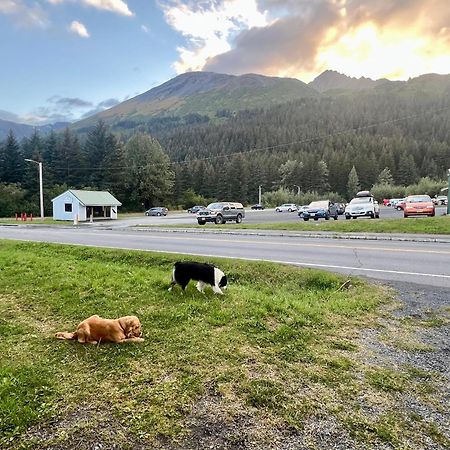 Marina Motel Seward Exterior photo